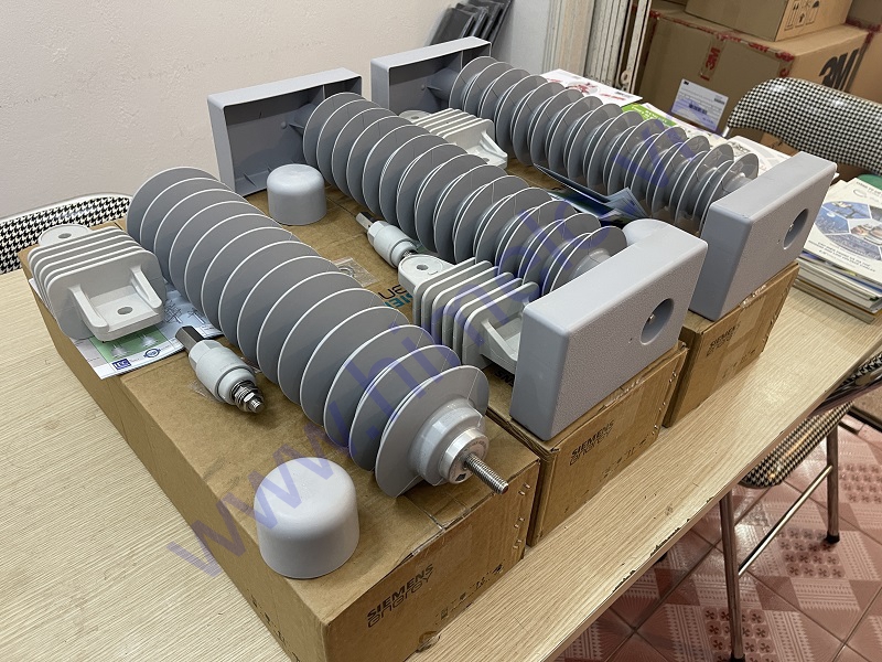 Chong-set-van-Siemens-48kV-3EK7-1